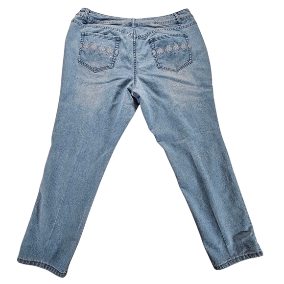 Christopher & Banks Petite Relaxed Blue Jeans Size 14P - Picture 2 of 7